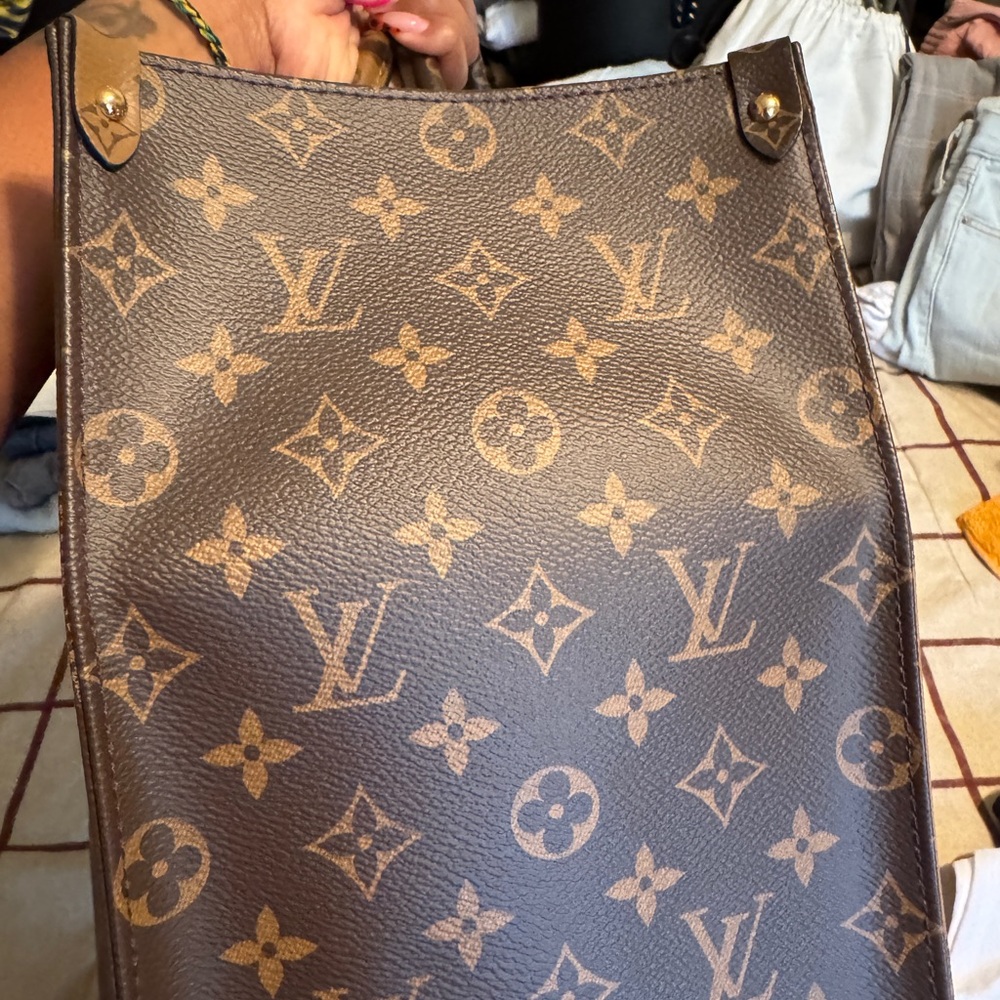LV OTG GM - Picture 8 of 12